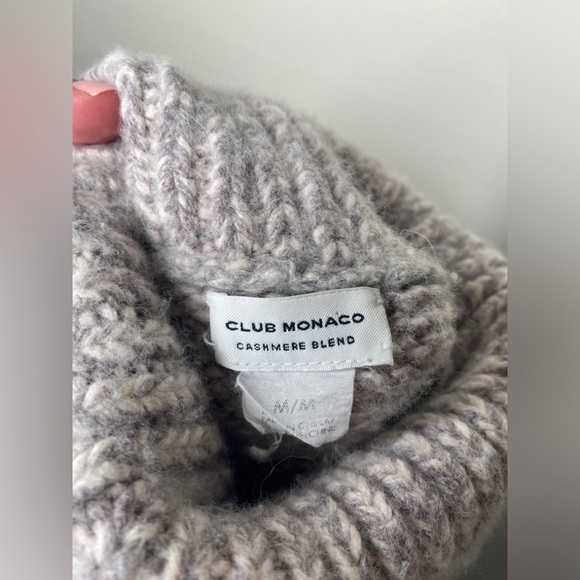 Club Monaco Cashmere Blend Turtleneck Sleeveless Knit - Picture 5 of 7